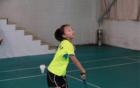 北京中小学羽毛球培训告诉您换球要征求对手意见